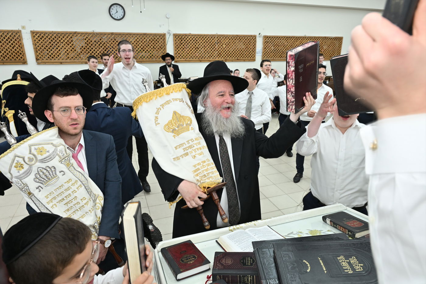 הקפות שניות בישיבת 'קריית מלך'