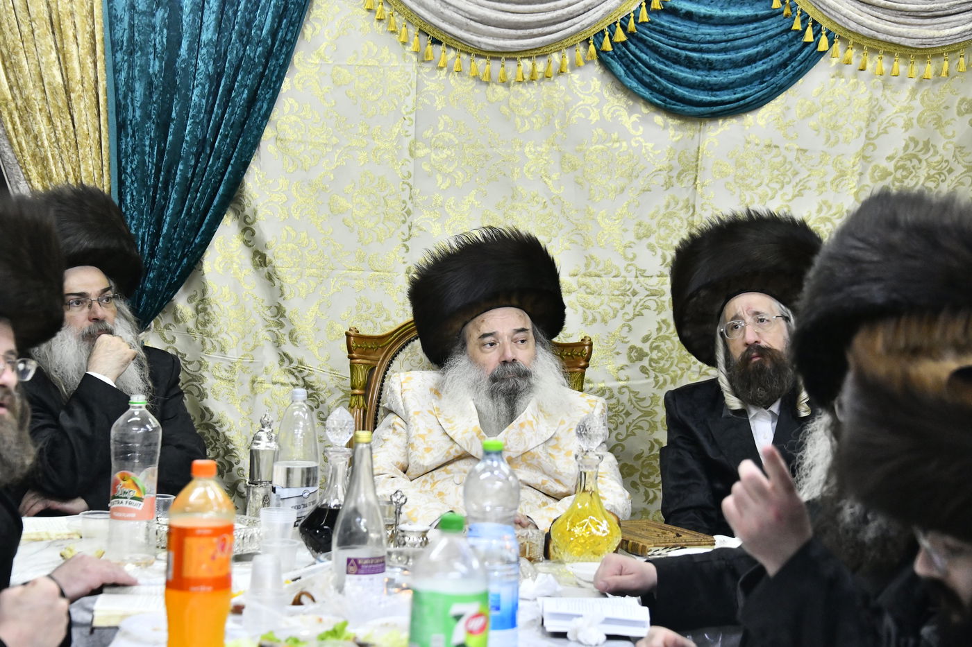 סעודת הודאה וטיש חוה"מ סוכות בזידטשוב 