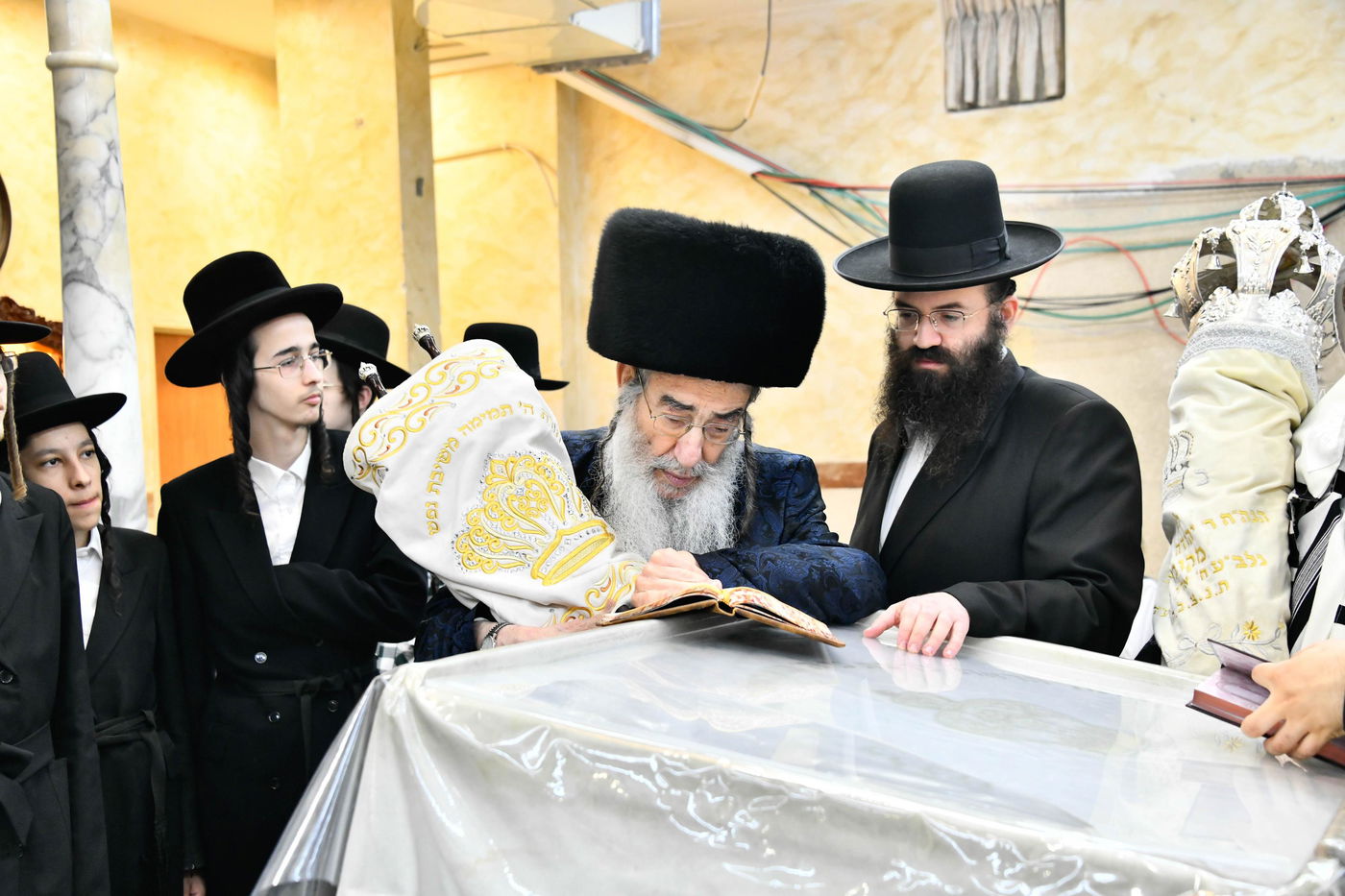 הקפות לבני חו"ל באלכסנדר