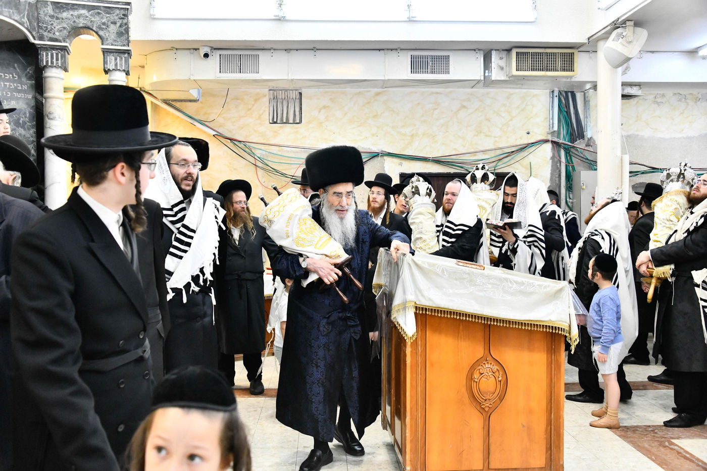 הקפות לבני חו"ל באלכסנדר