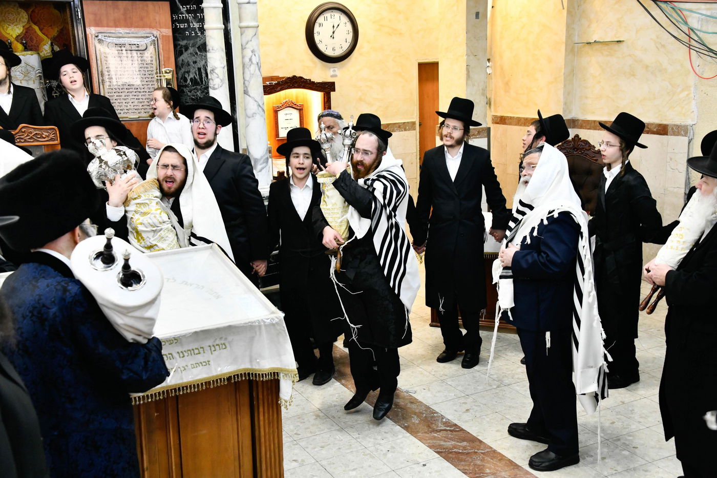 הקפות לבני חו"ל באלכסנדר