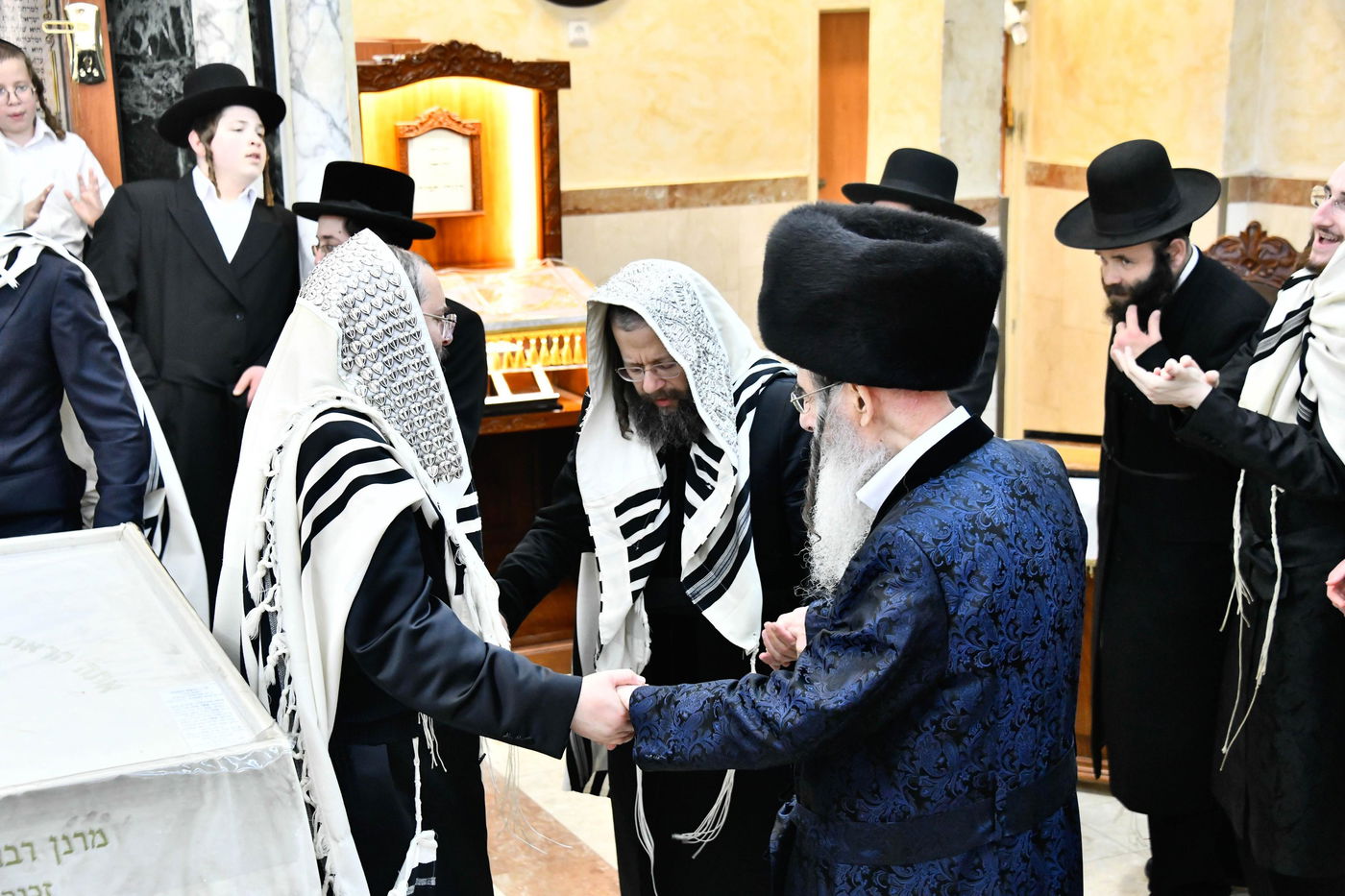 הקפות לבני חו"ל באלכסנדר