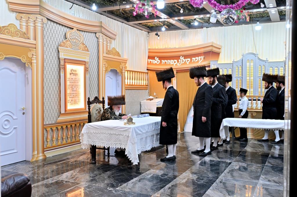 חג הסוכות בחצה"ק ויזניץ