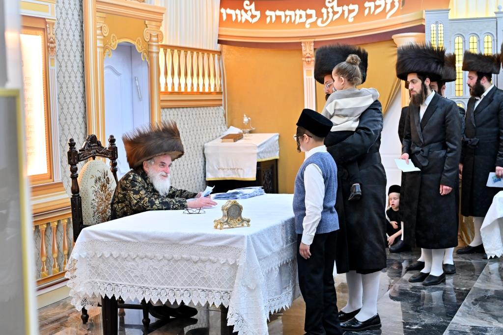 חג הסוכות בחצה"ק ויזניץ