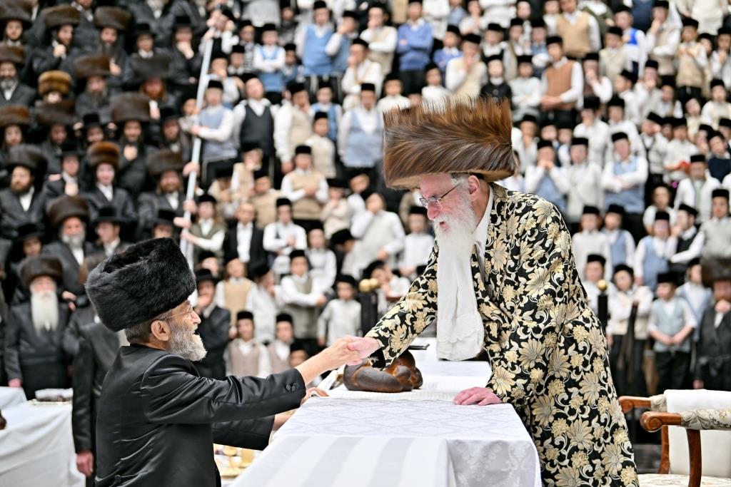 חג הסוכות בחצה"ק ויזניץ