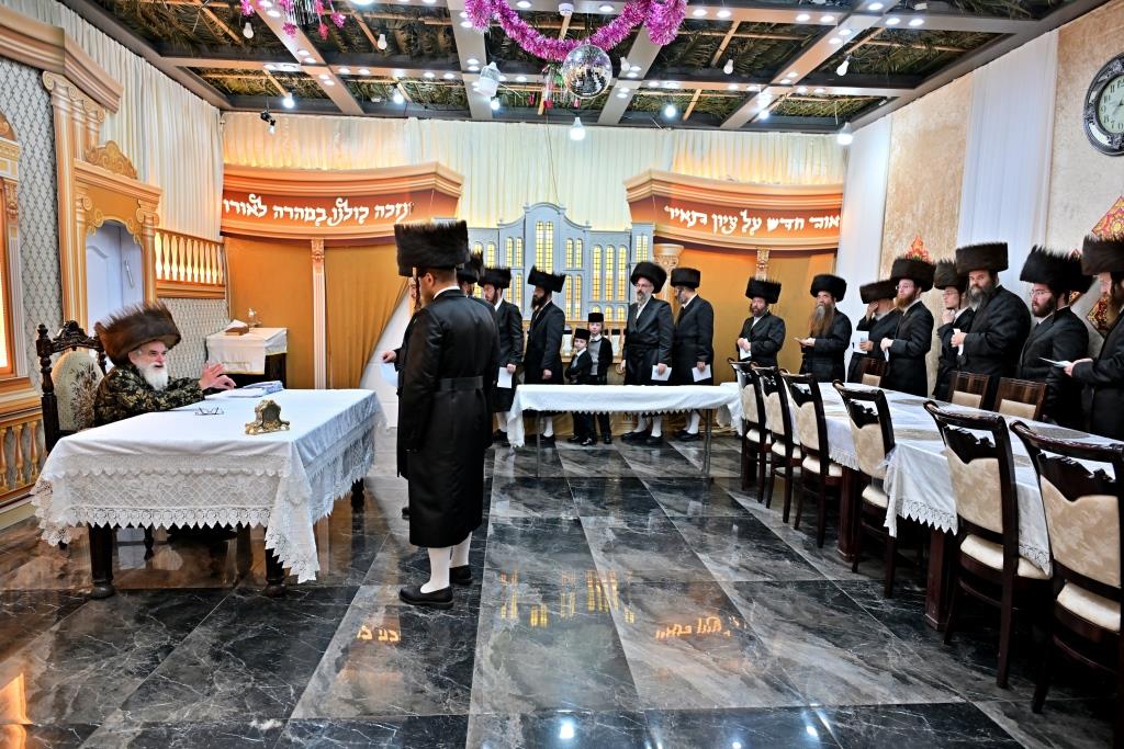 חג הסוכות בחצה"ק ויזניץ