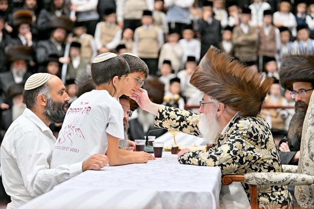 חג הסוכות בחצה"ק ויזניץ