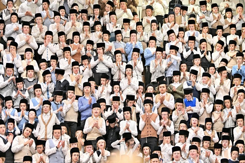 חג הסוכות בחצה"ק ויזניץ