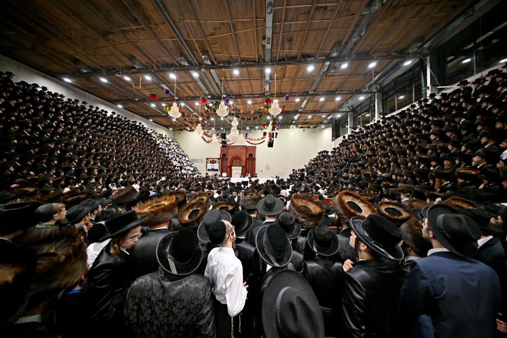 חג הסוכות בחצה"ק ויזניץ