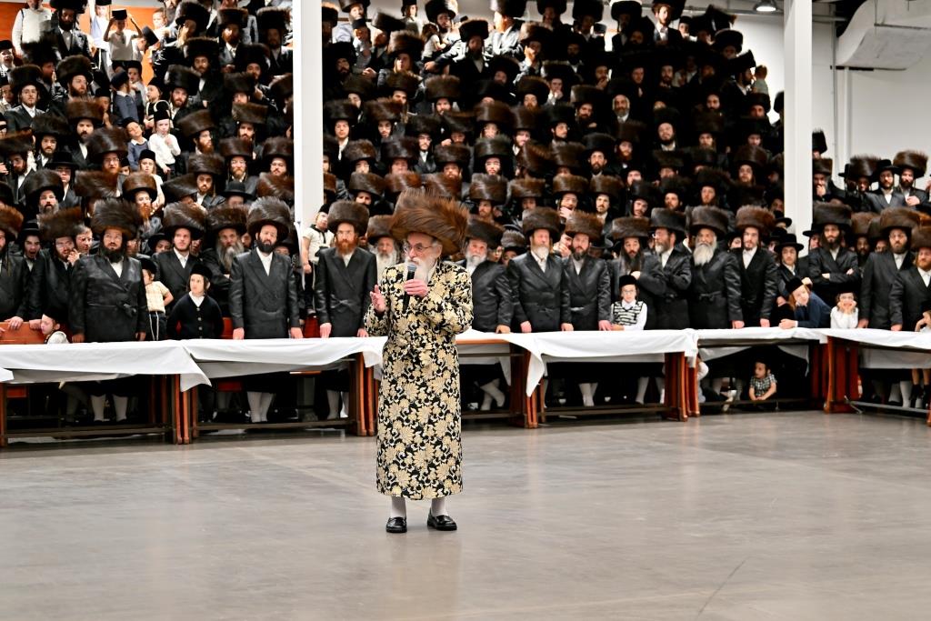 חג הסוכות בחצה"ק ויזניץ