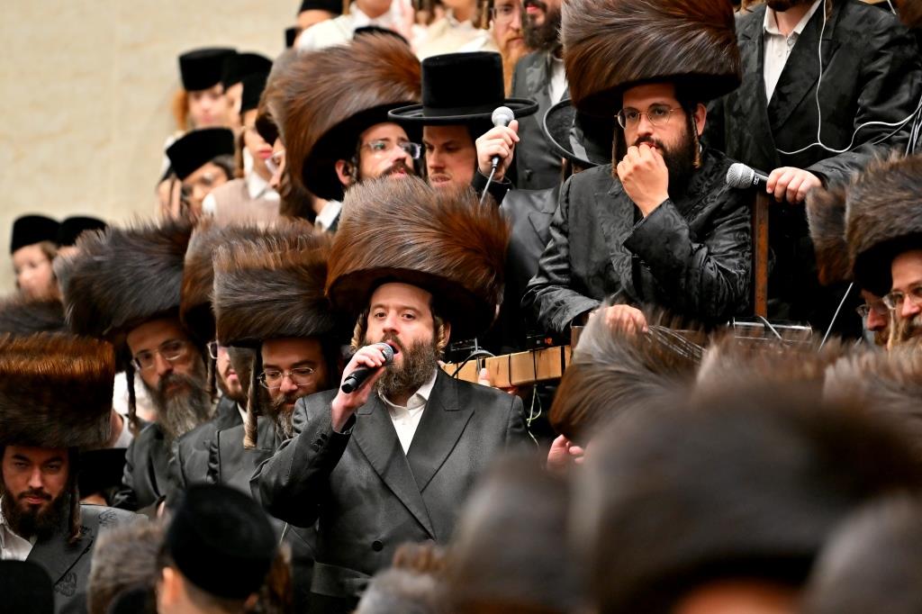 חג הסוכות בחצה"ק ויזניץ