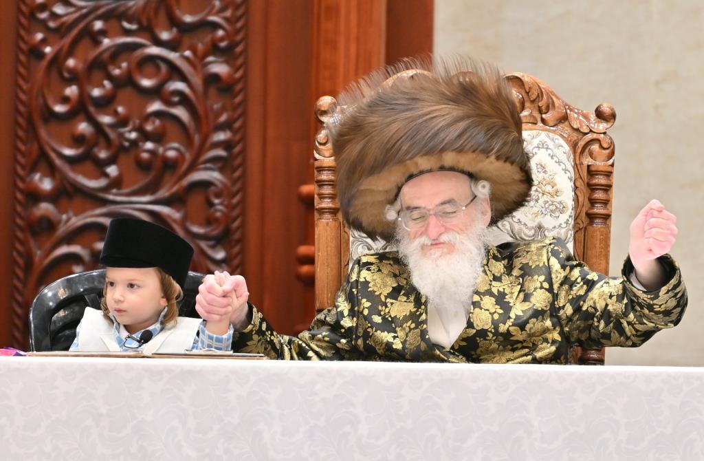 חג הסוכות בחצה"ק ויזניץ