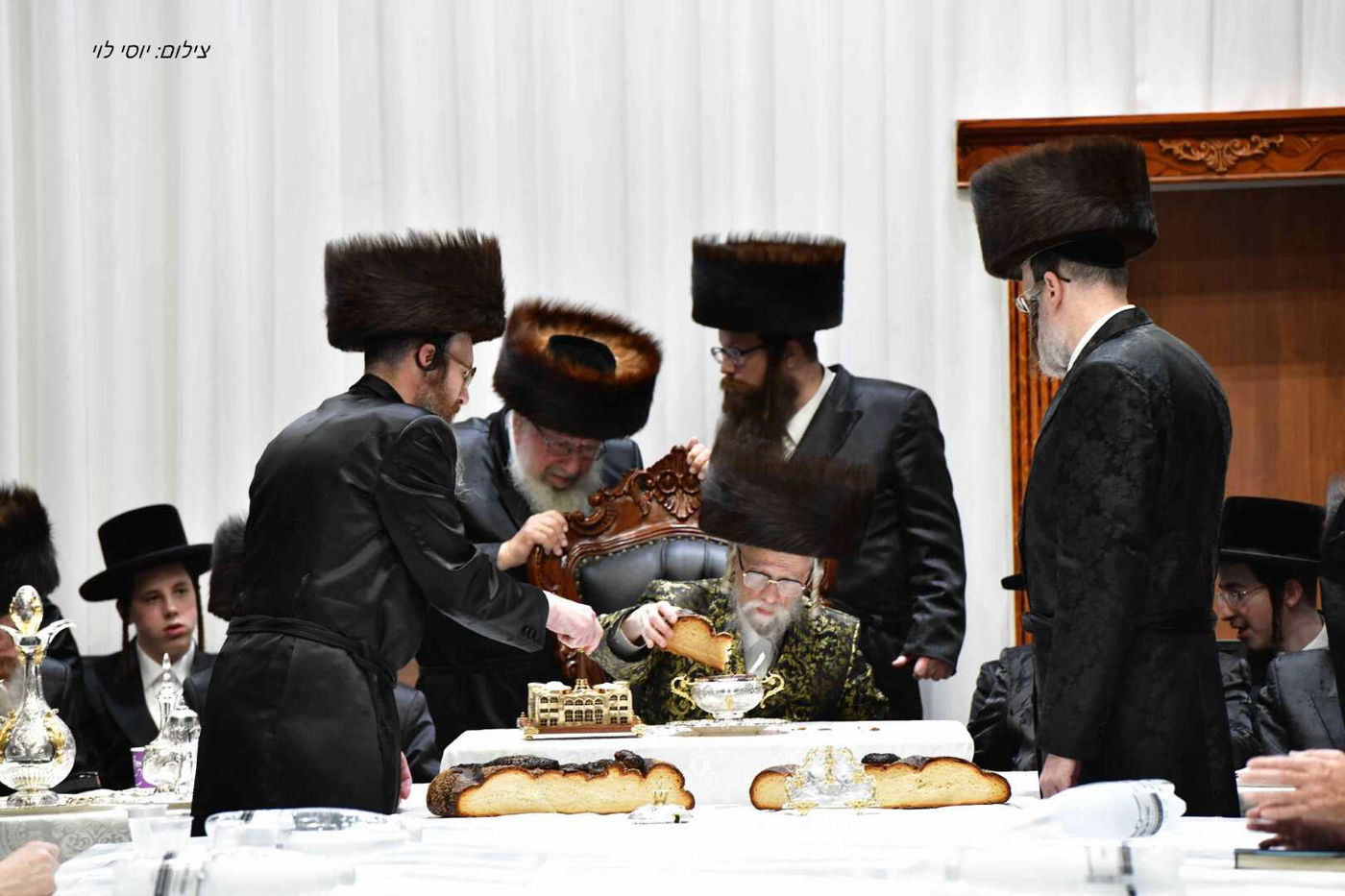 סוכות בחצה"ק סערט ויז'ניץ