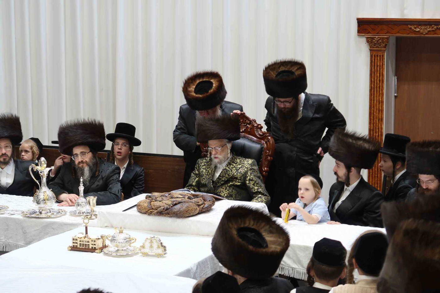 סוכות בחצה"ק סערט ויז'ניץ