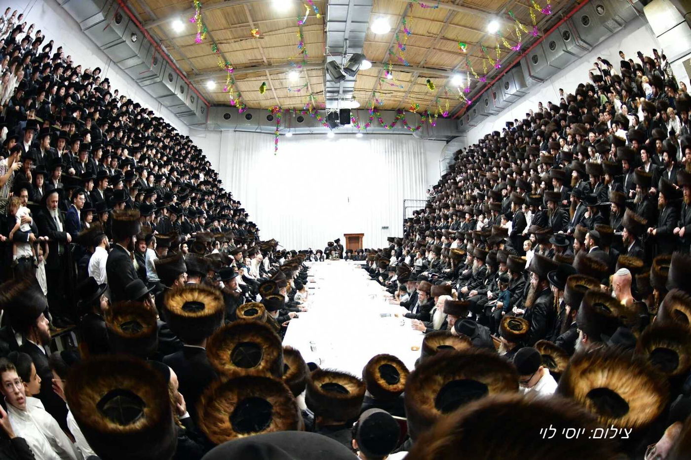 סוכות בחצה"ק סערט ויז'ניץ