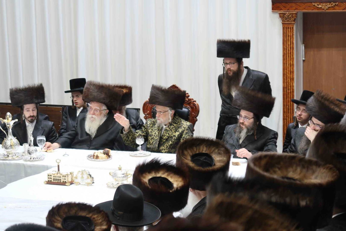 הושענא רבה בחצה"ק סערט ויז'ניץ