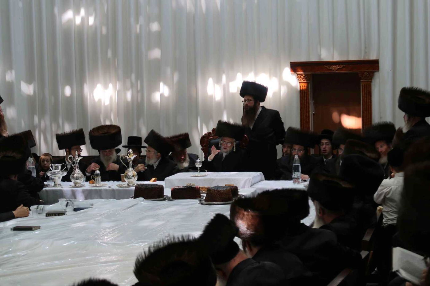 הושענא רבה בחצה"ק סערט ויז'ניץ