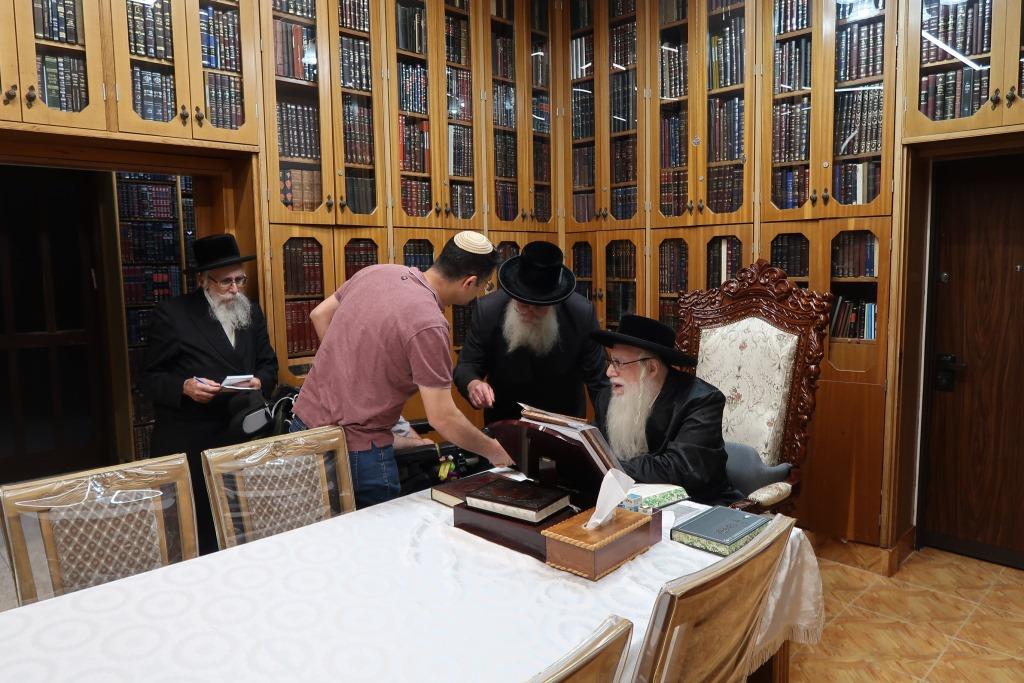 החייל אצל האדמו"ר מצאנז