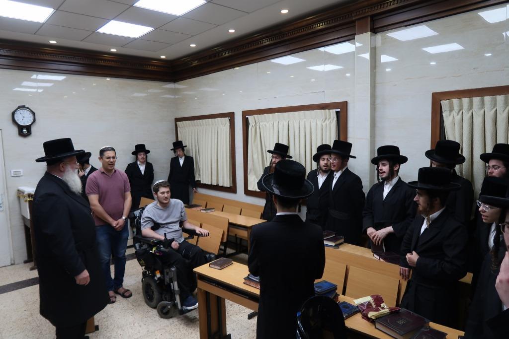 החייל אצל האדמו"ר מצאנז