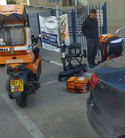 הקלנועית שממנה נפלה הפצועה