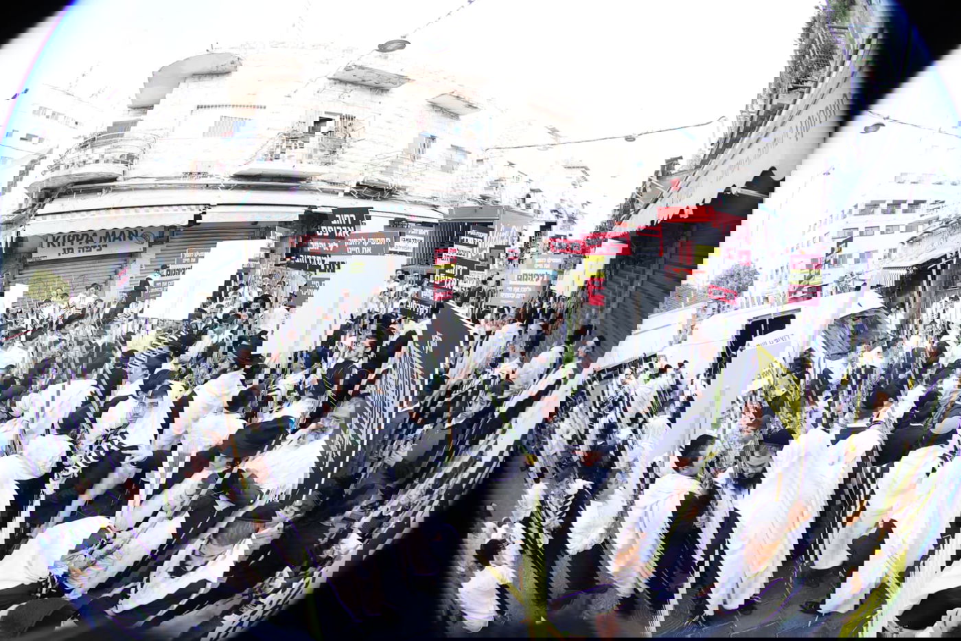 המחאה בסוכות על קדושת המחנה בשוק מחנה יהודה