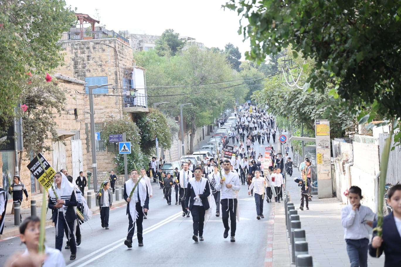 המחאה בסוכות על קדושת המחנה בשוק מחנה יהודה
