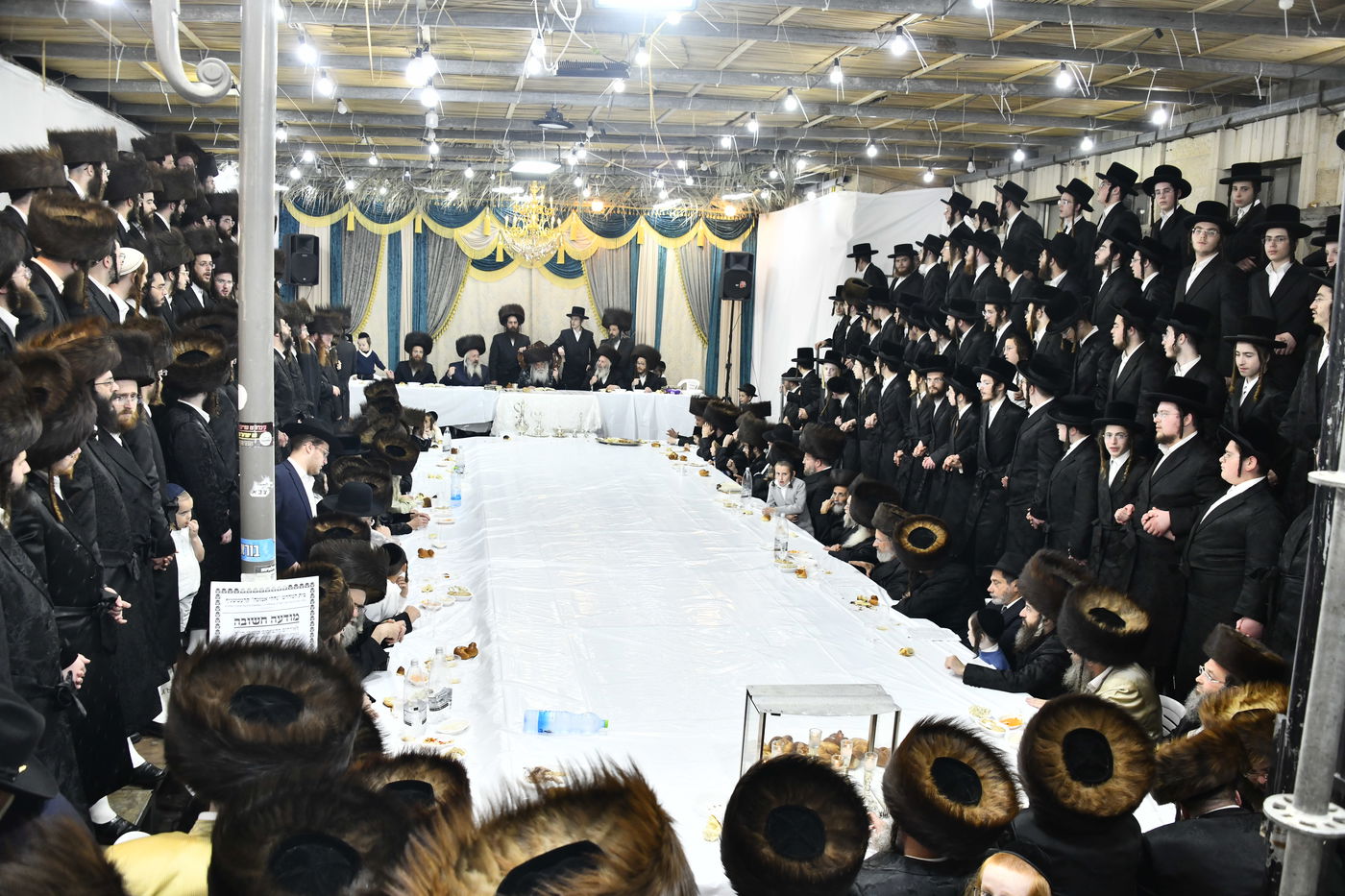 האדמו"ר מקרעטשניף י-ם בטיש חוה"מ סוכות