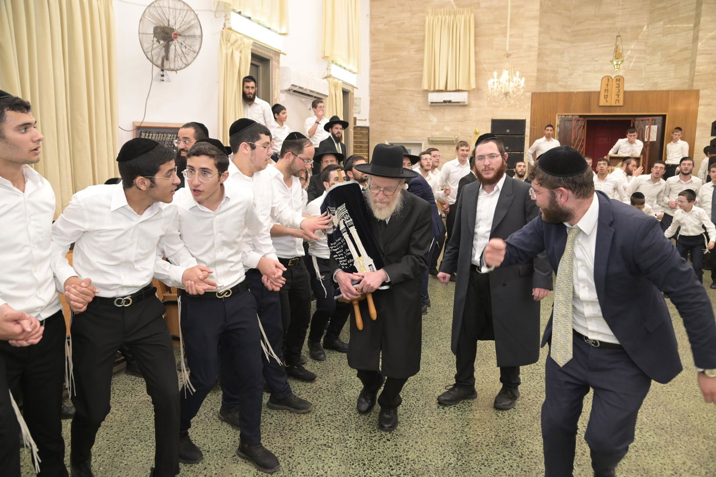 הקפות שניות בישיבת 'שכר שכיר'