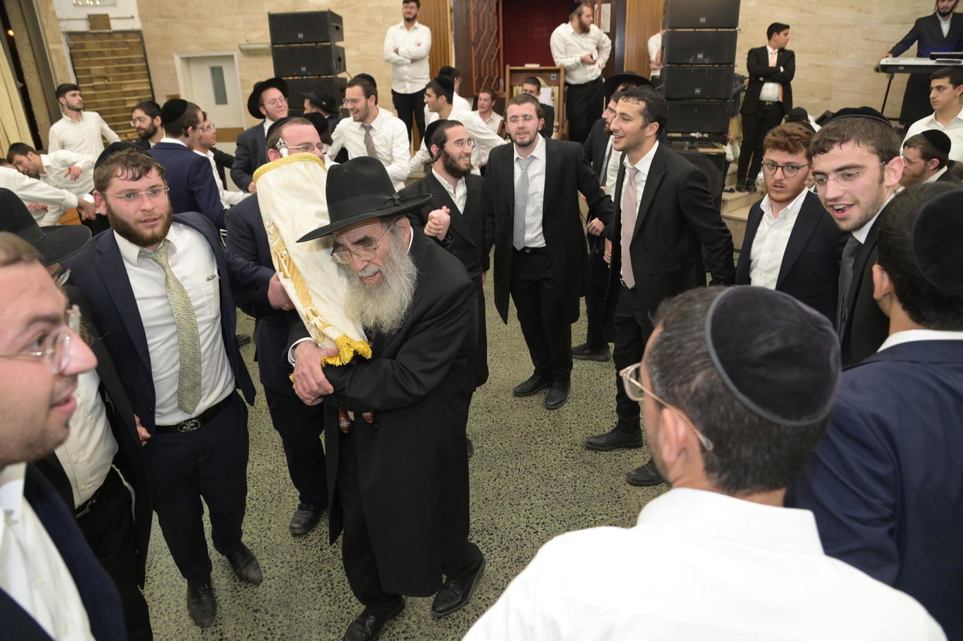 הקפות שניות בישיבת 'שכר שכיר'