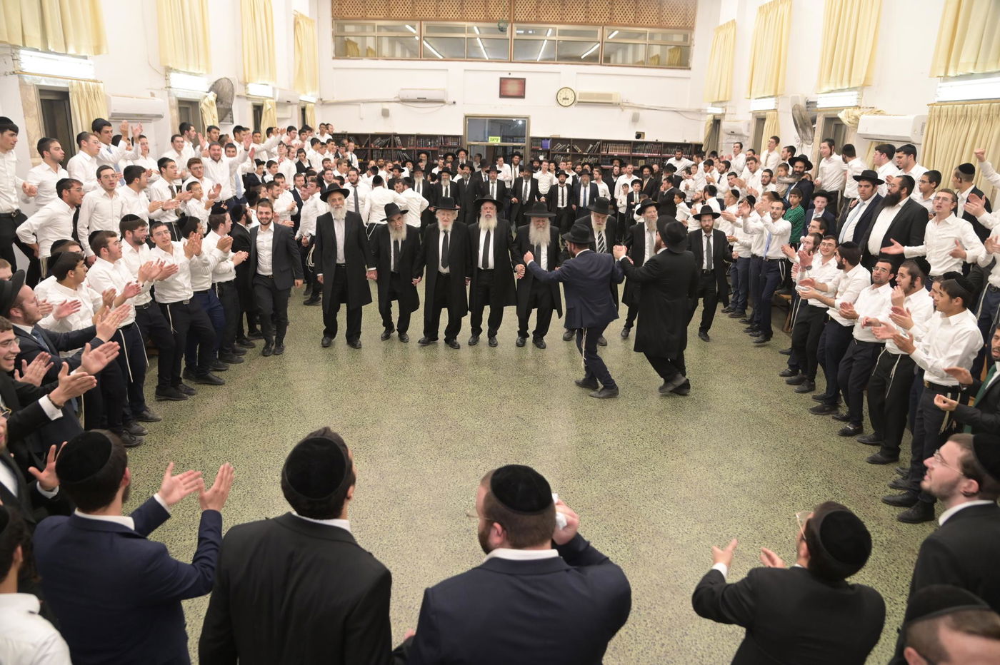 הקפות שניות בישיבת 'שכר שכיר'