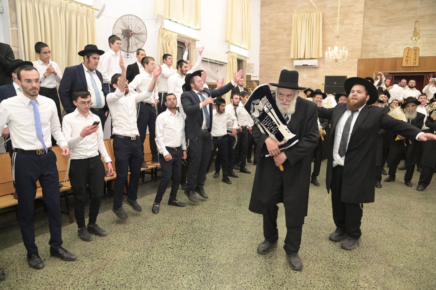 הקפות שניות בישיבת 'שכר שכיר'