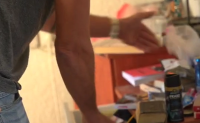 נתפס מי שעקץ עשרות אנשים ומכר להם כרטיס פיקטיבי לניו יורק בחגי תשרי | צפו