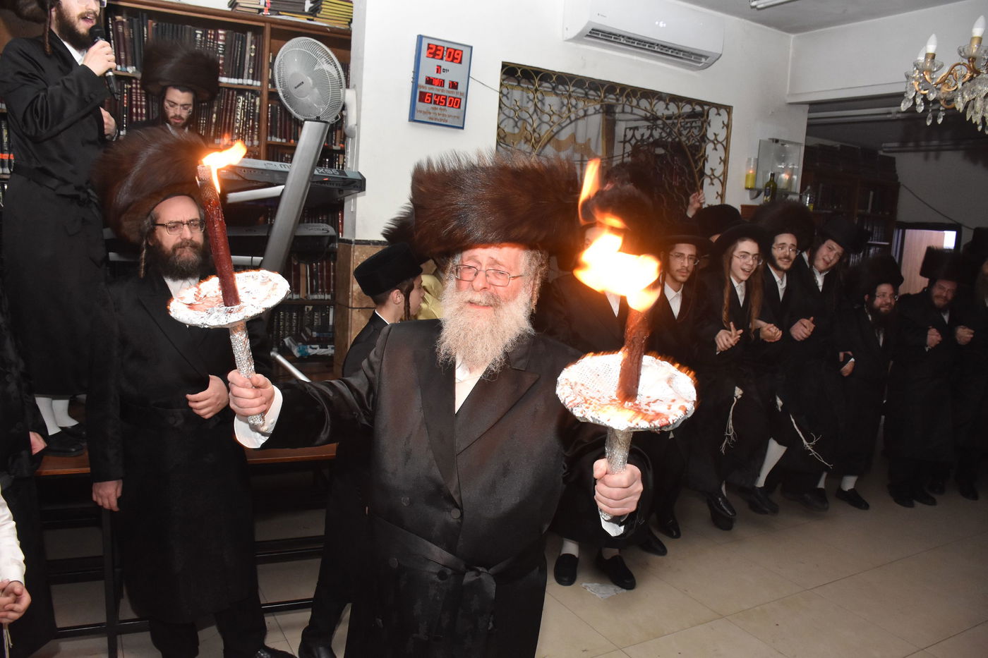 שמחת בית השואבה אצל הרה"צ רבי חיים יוסף בידרמן