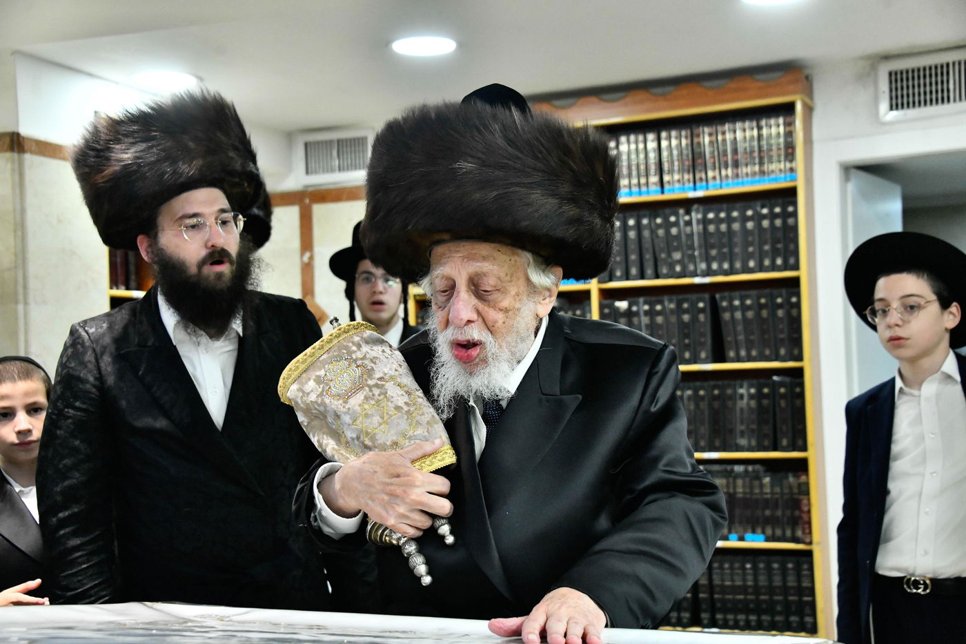 הקפות שניות בחצה"ק קופטשניץ