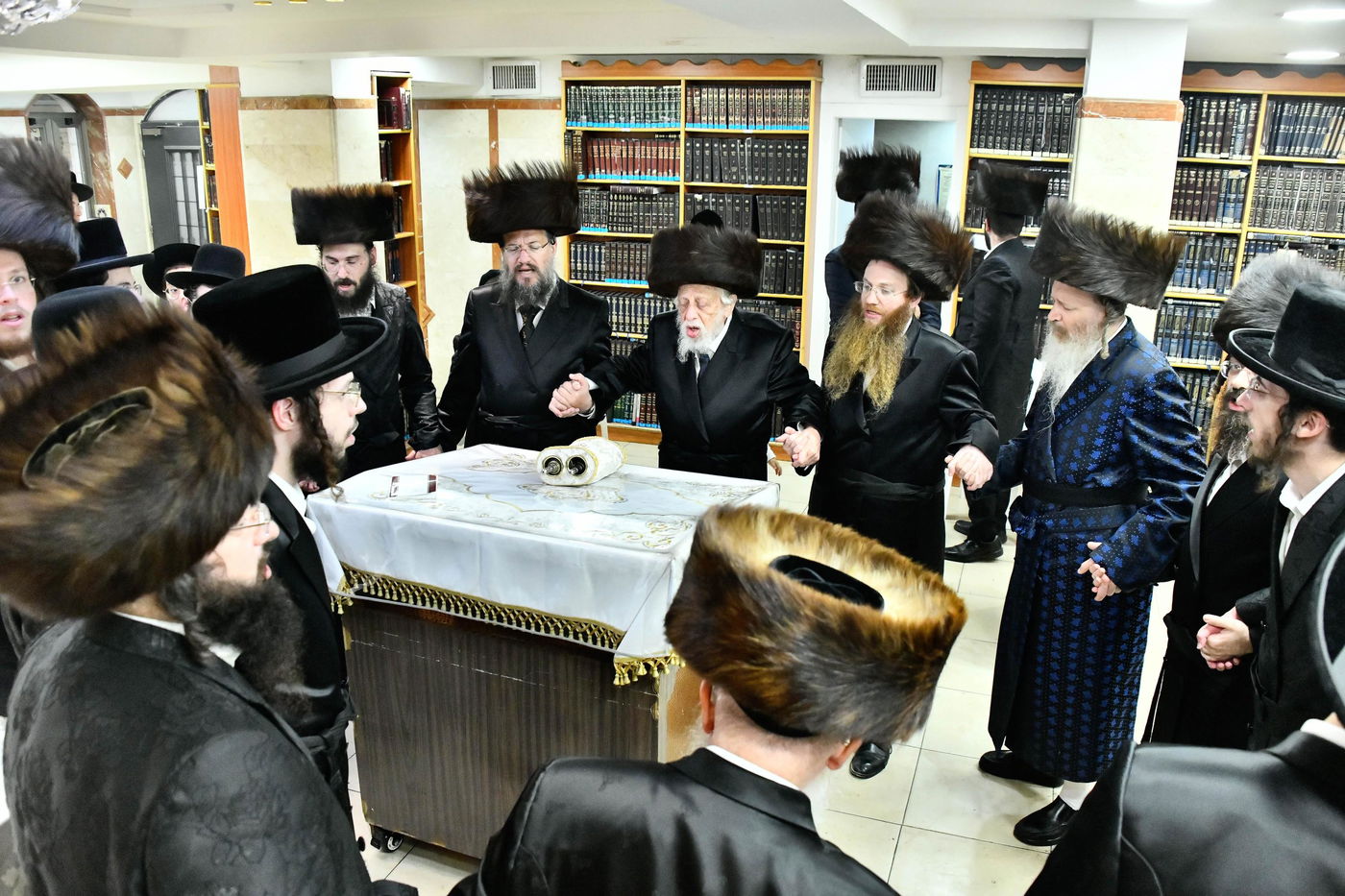 הקפות שניות בחצה"ק קופטשניץ