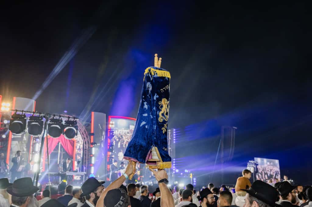 הקפות שניות בכפר חב"ד