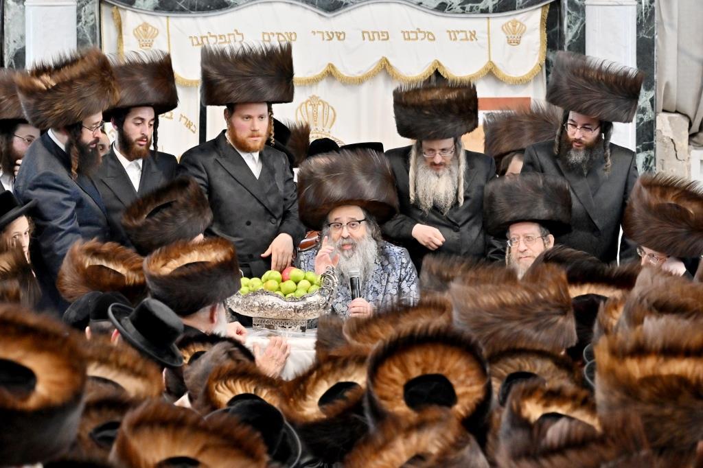 נעילת החג שמחת תורה אצל הגה"צ רבי חיים צבי מייזליש