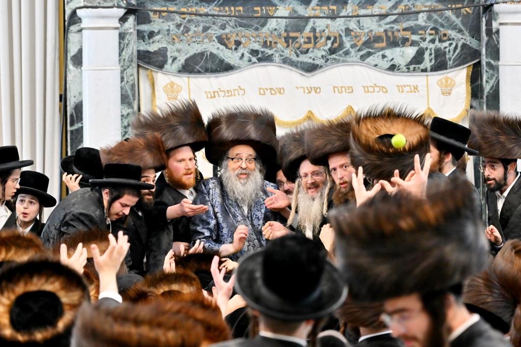 נעילת החג שמחת תורה אצל הגה"צ רבי חיים צבי מייזליש