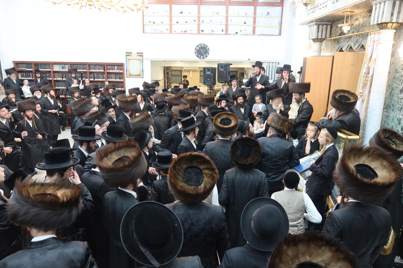 הקפות שניות בחצה"ק זוועיהל