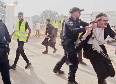 רגע המעצר של אריה מרדכי רבינוביץ ביהוד