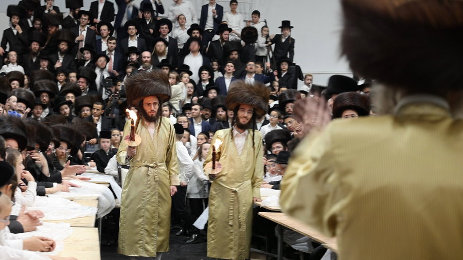 בני הרה"צ רבי אלימלך בידרמן בריקוד נלהב