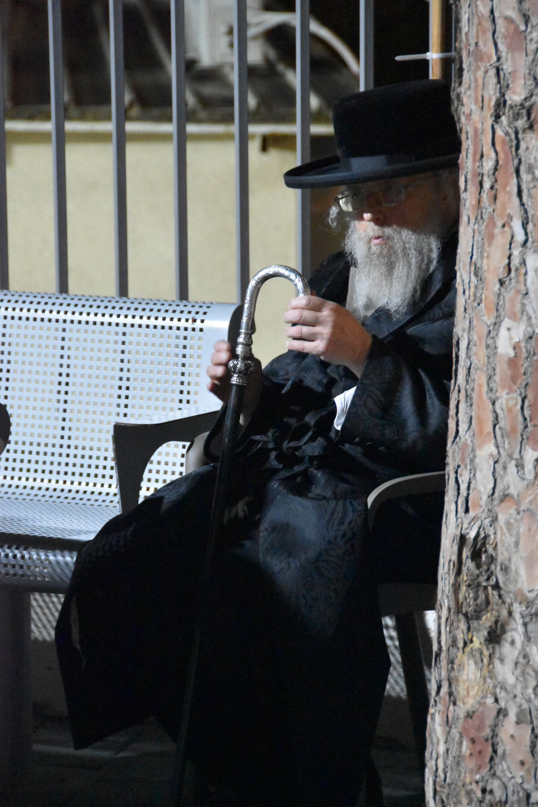 האדמו"ר מפינסק קרלין במסע ההלוויה