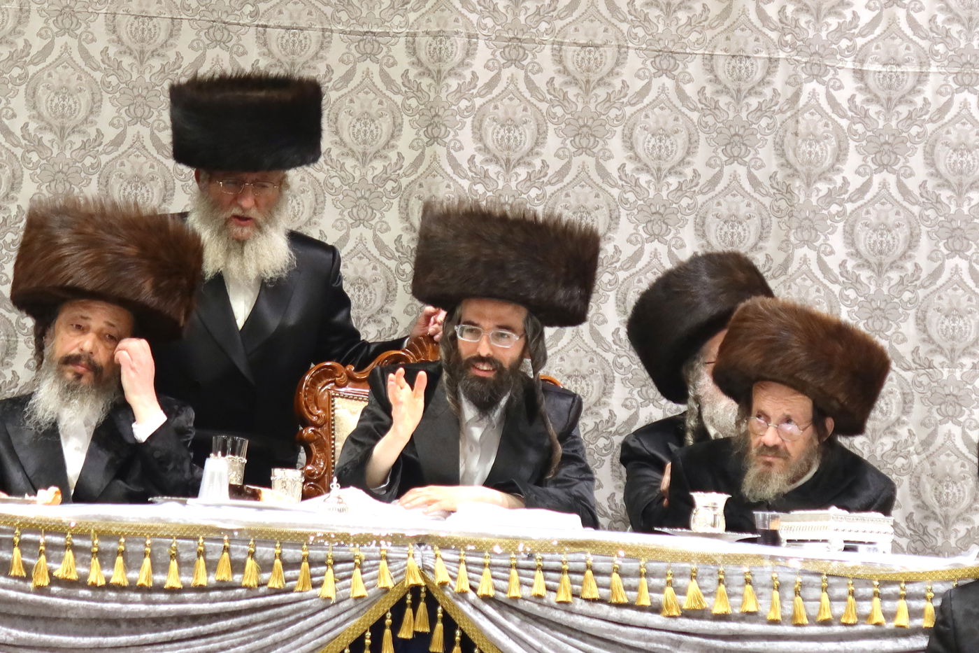 סוכות בחצה"ק זוועיהל