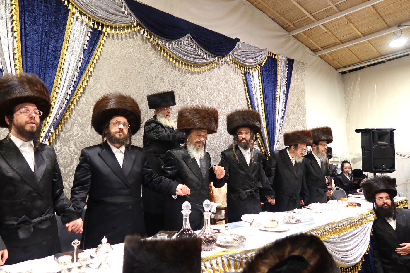 סוכות בחצה"ק זוועיהל