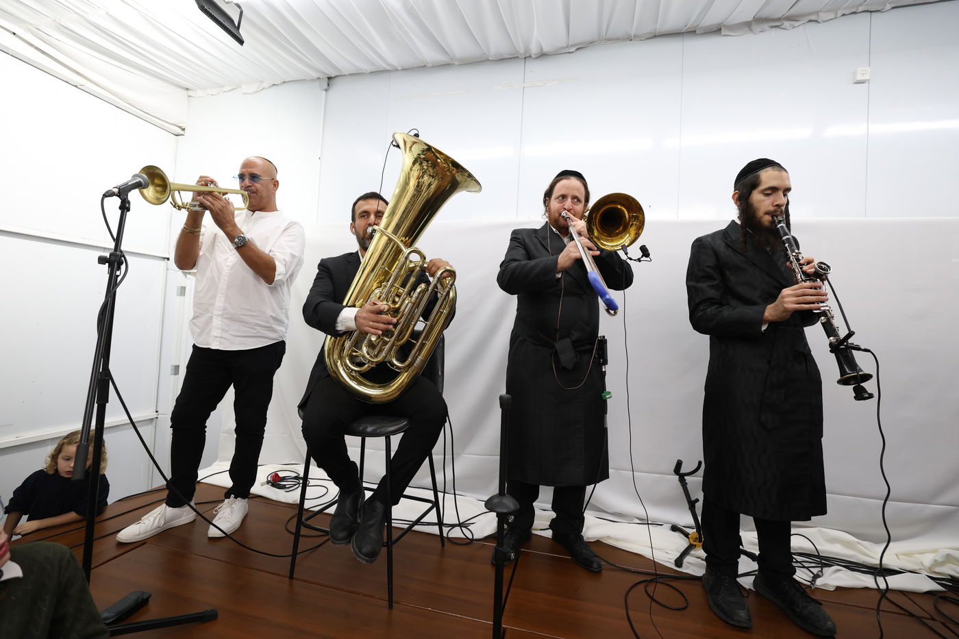 סוכות בחצר ספינקא בית שמש