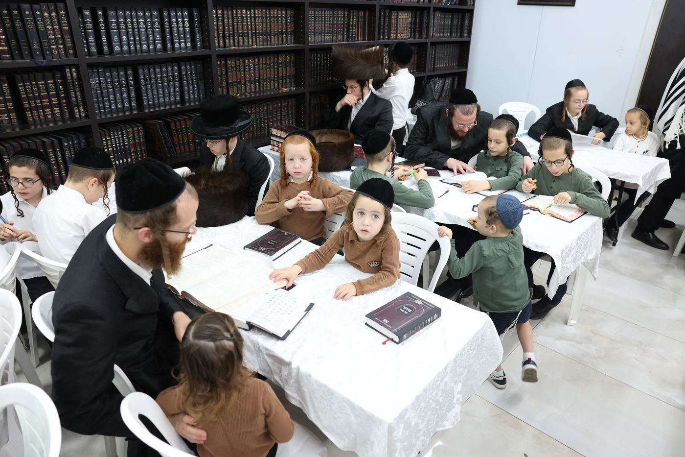 סוכות בחצר ספינקא בית שמש