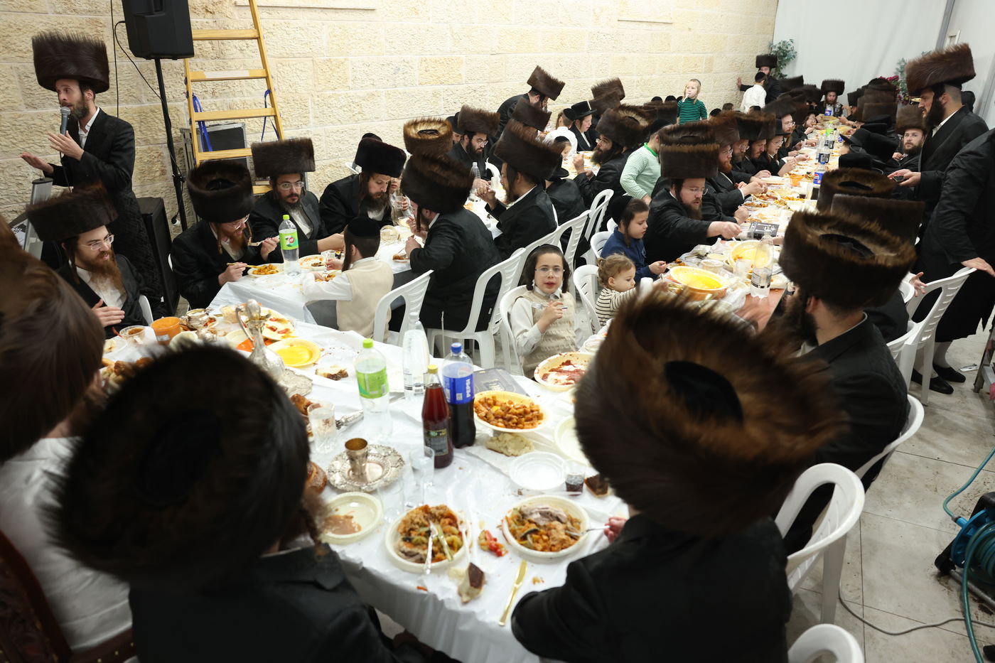 סוכות בחצר ספינקא בית שמש