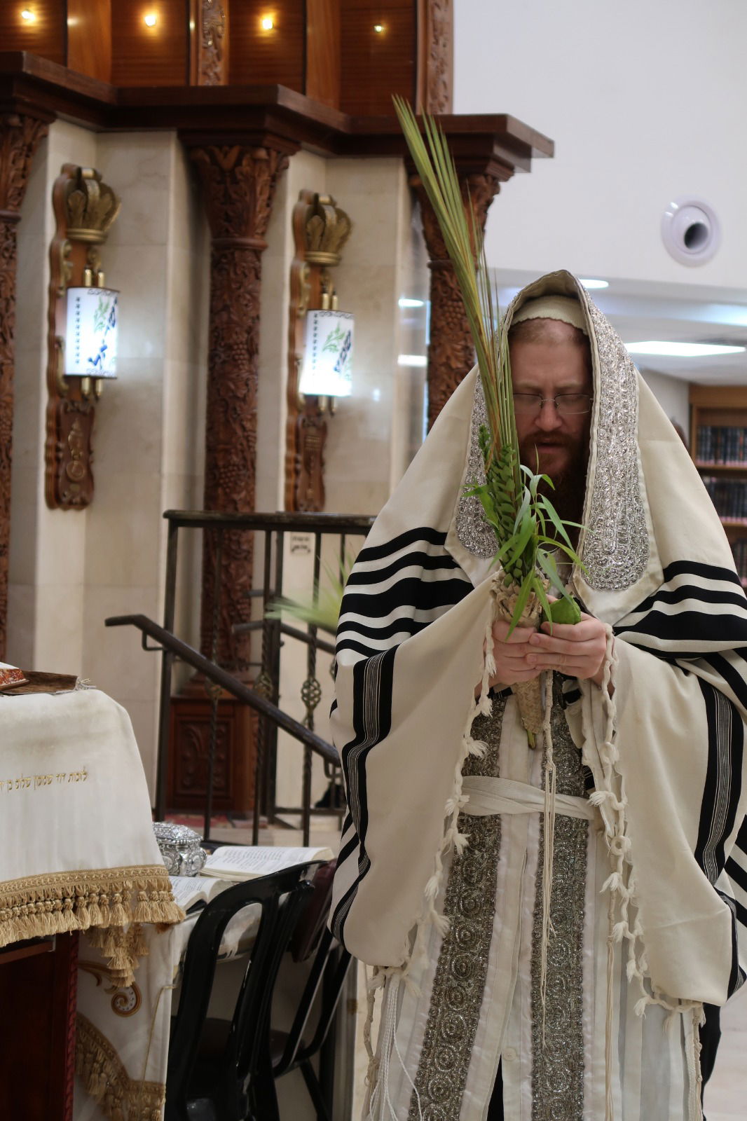 ירח האיתנים בחצה"ק קאליב