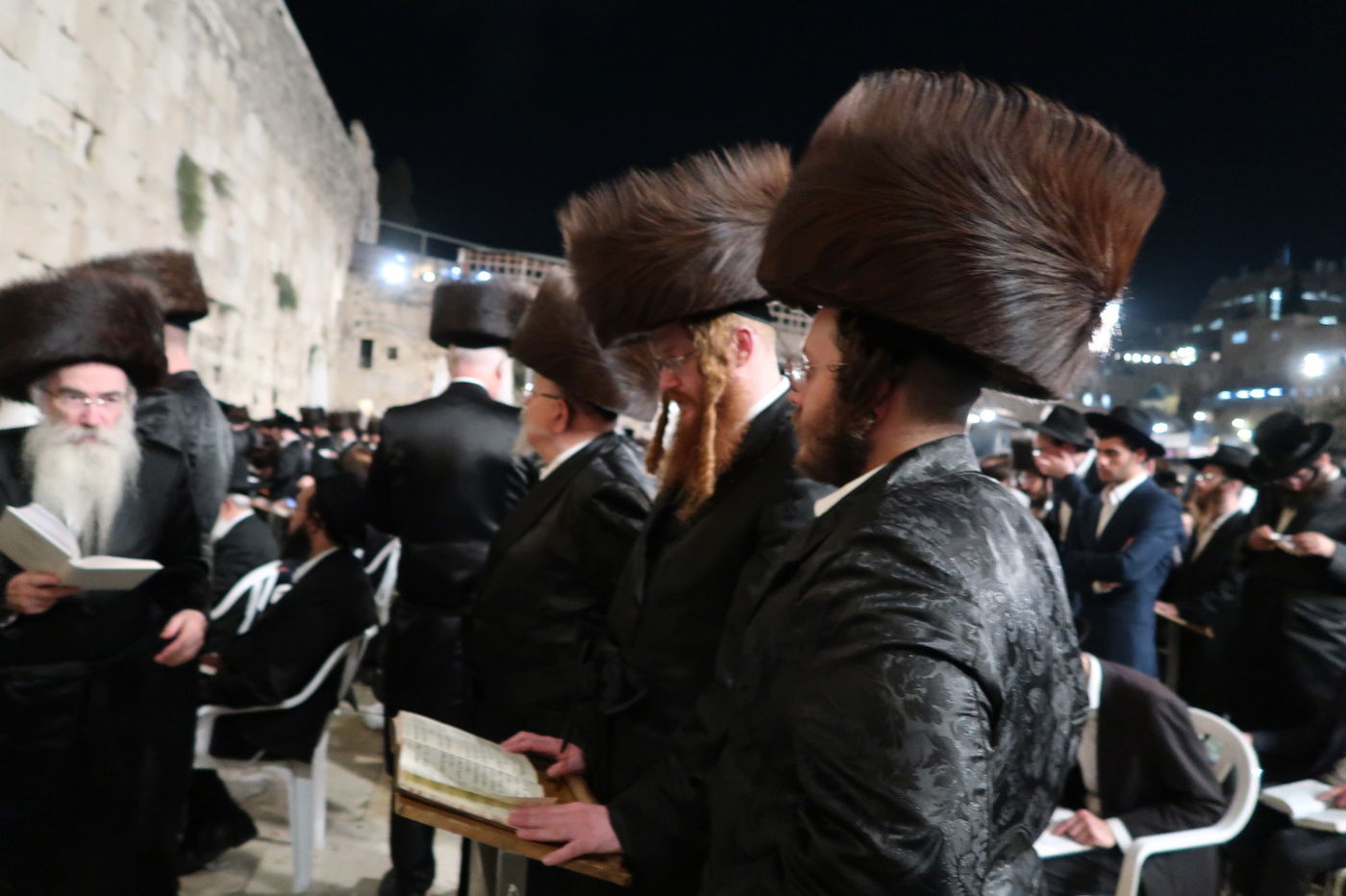 ירח האיתנים בחצה"ק קאליב