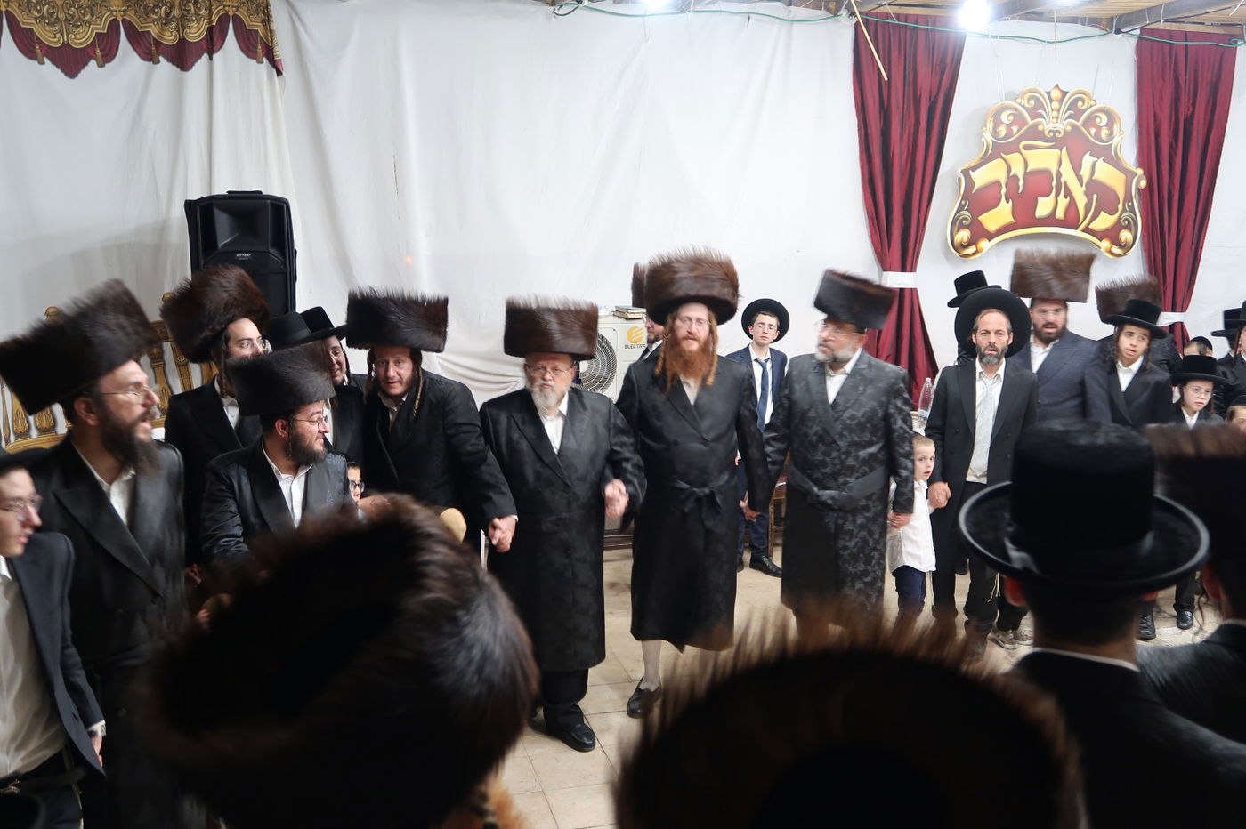 ירח האיתנים בחצה"ק קאליב